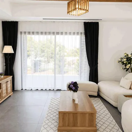 Apartman Mediterrra Tanzanite Flat By Holidaykeys *