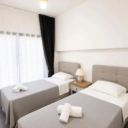 Mediterrra Tanzanite Flat By Holidaykeys Apartman